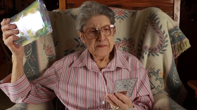 88-Year-Old Grandma Unboxing Animal Crossing New Horizons Switch смотреть онлайн