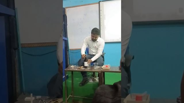 metal react with acid смотреть онлайн