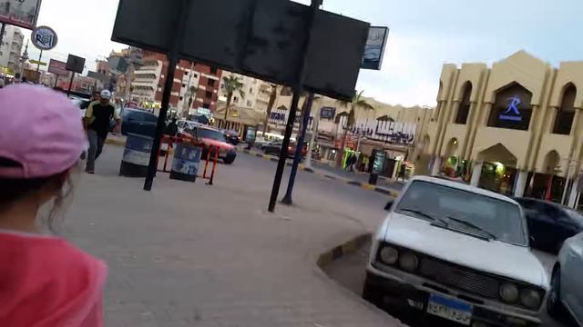 🇪🇬 Египет хургада прогулка по городу, отели лучше не покидать. Все за один доллар смотреть онлайн
