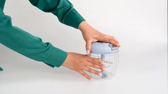 Видео обзор Ручной мини блендер измельчитель с чашей для кухни смотреть онлайн