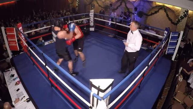 Ultra White Collar Boxing | Harrogate | Mark Webster VS Challis смотреть онлайн