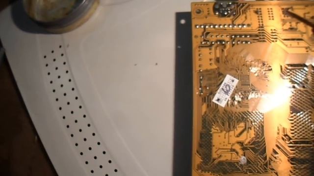 Замена конденсаторов на материнке Replacing the capacitors on the motherboard смотреть онлайн