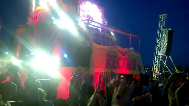 Armin Van Buuren в Санкт-Петербурге .Крестовский остров.Финский залив смотреть онлайн