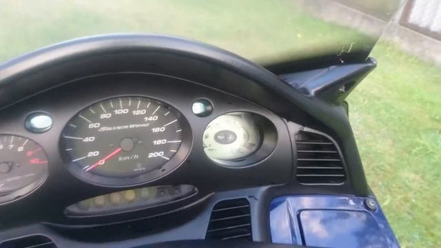 Honda Silver Wing 600 2002 FJS смотреть онлайн
