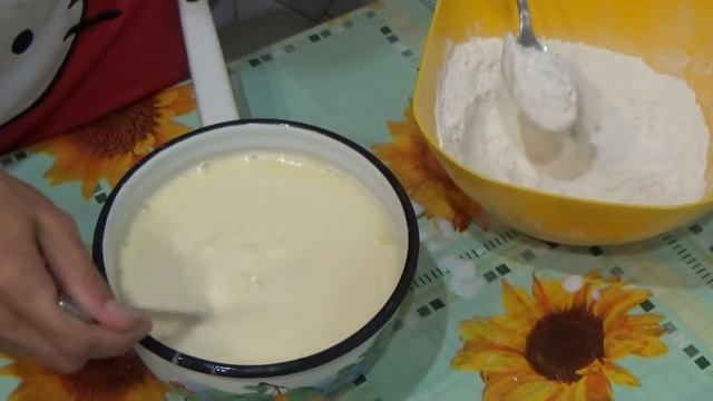 Как приготовить заварной КРЕМ для торта НАПОЛЕОНА. Бисквита. Готовить на желтках со сгущенкой смотреть онлайн