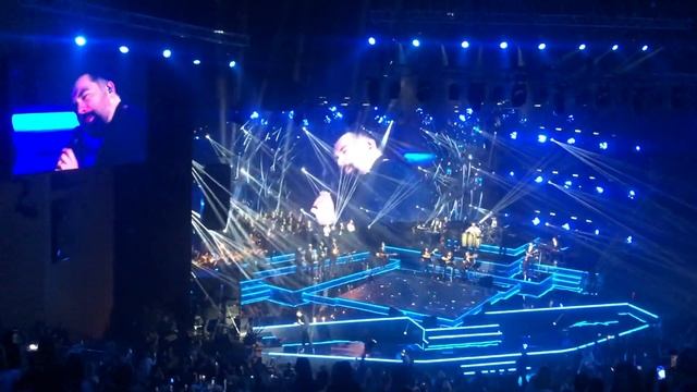 Алексей Чумаков - Тут и там (Crocus city Hall 2019) смотреть онлайн