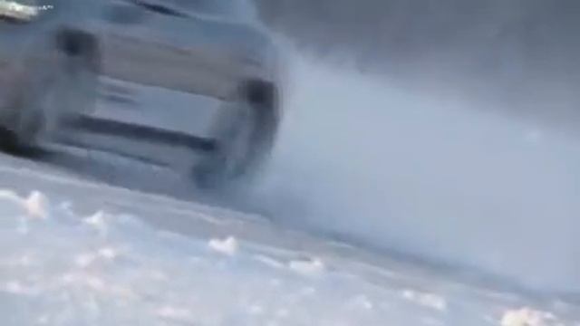 PORSCHE PANAMERA дрифт на льду смотреть онлайн