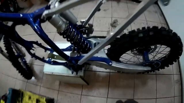 установка колес на YAMAHA YZ450F 03г.