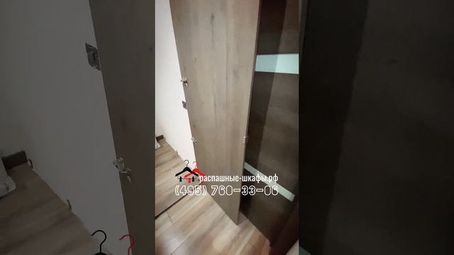 Распашные двери с зеркалами для гардеробной в нише коридора, для встроенного шкафа по своим размера