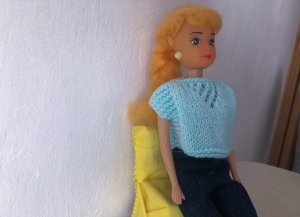 КАК СВЯЗАТЬ КОФТУ ДЛЯ КУКЛЫ БАРБИ СПИЦАМИ ПОДРОБНО