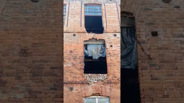 Падение из окна. Бэкстейдж со съемок сериала "Всё как у людей. Продолжение". смотреть онлайн