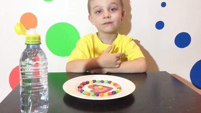 ОПЫТЫ ДЛЯ ДЕТЕЙ / Как Сделать РАДУГУ из SKITTLES смотреть онлайн