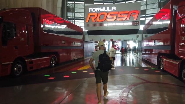 Обзор парка «Ferrari world» в Абу Даби смотреть онлайн