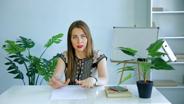 ПОМОЩЬ - хорошо или плохо? | Должен ли ты помогать людям? | Зачем мы помогаем? смотреть онлайн