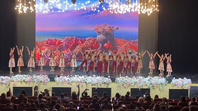 Ансамбль Армения.Г.Красноярск 2022 День матери любви и красоты смотреть онлайн
