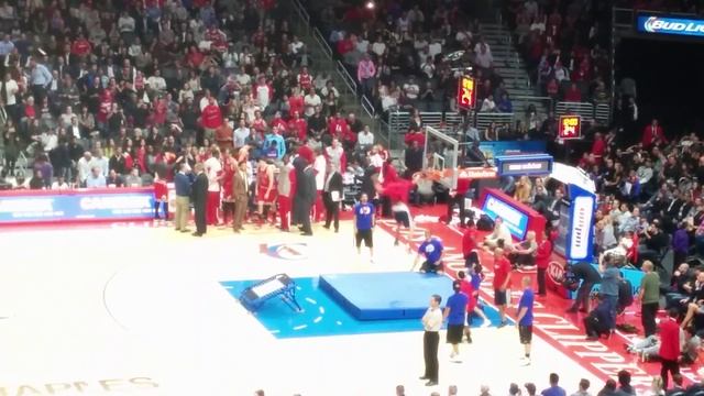 Super Slam Dunks at Clippers game! смотреть онлайн