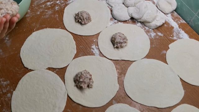 Самса! 2 часть результат слоеного дрожжевого теста Samsa! 2 part the result of puff yeast dough смотреть онлайн