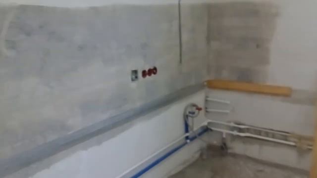 Подставка под укладку плитки на фартук при клеена на клей пену. смотреть онлайн