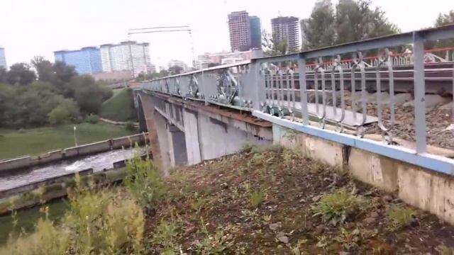 Он уехал прочь на ночной электричке смотреть онлайн