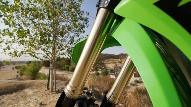 2022 Kawasaki KX450 TESTED - Motocross Action Magazine смотреть онлайн