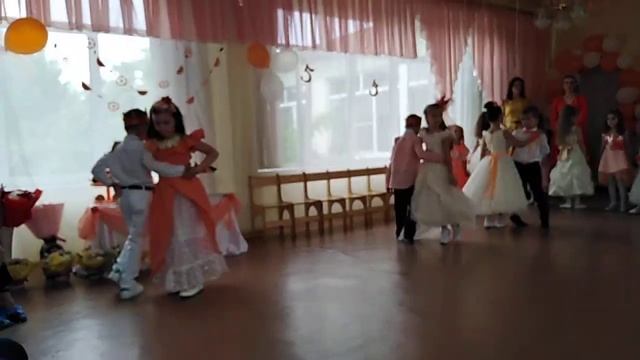 Выпускной вальс. Детский сад "Алёнушка" смотреть онлайн