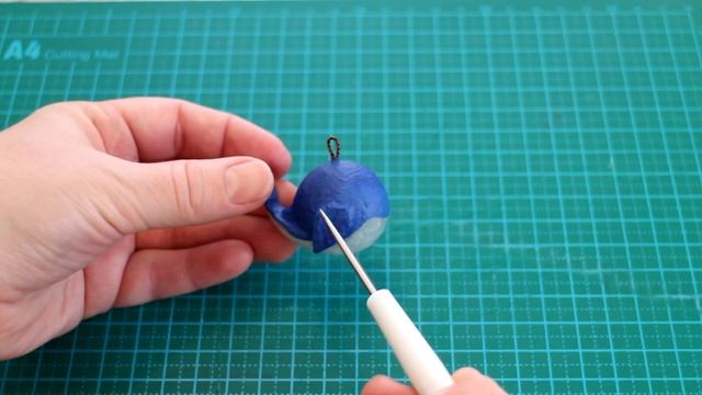 Кит из шарика от дезодоранта