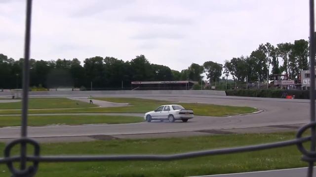 Ford Sierra cosworth rdw vs. Ford sierra xr4i 2.9 cosworth смотреть онлайн