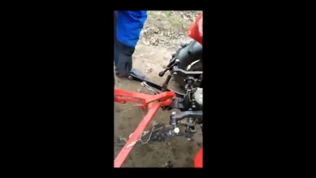 Присоединение автомобильного прицепа типа "зубренок" к минитрактору МТЗ 152 смотреть онлайн