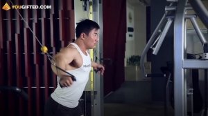 Мышцы груди. Сведение рук в кроссовере.