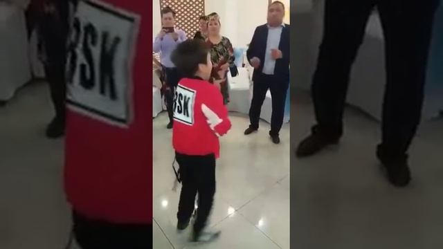 Пацан красиво спел DESPASITO смотреть до конца смотреть онлайн
