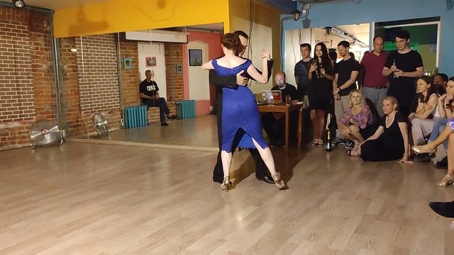 Juan D'arienzo Milonga vieja milonga - Роман Гилев и Елена Каменских смотреть онлайн