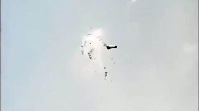 Как открыть бутылку вина БОКАЛОМ смотреть онлайн