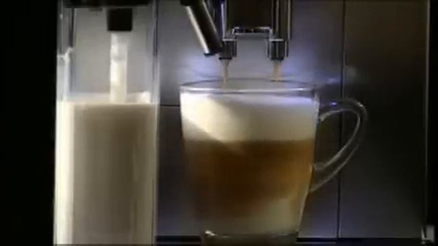 DeLonghi ECAM 23.450.S - Productfilm KoffieTheePlaza смотреть онлайн
