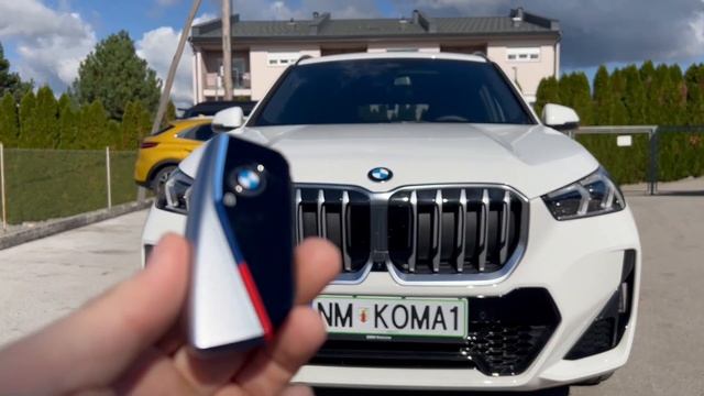 2022 Volkswagen TIGUAN vs 2023 BMW X1 - Exterior,Revs & Startup Comparison by Supergimm смотреть онлайн