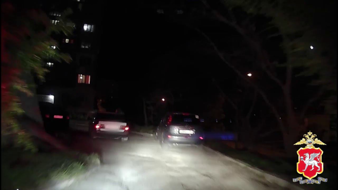 В Крыму в результате погони остановили пьяного водителя смотреть онлайн