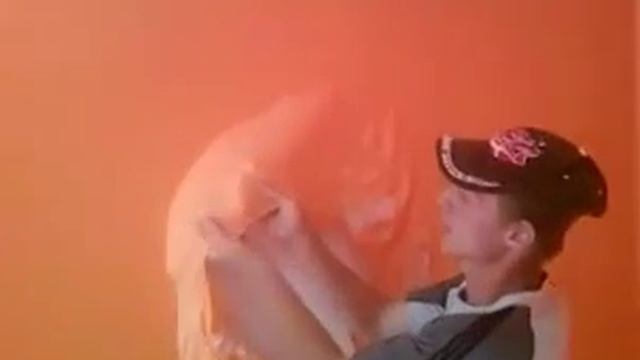 а говорят что краску не снять со стен смотреть онлайн