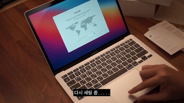 맥북 에어 M1실버(MacBook Air M1, Silver) 언박싱! feat. 애플 신학기 이벤트 смотреть онлайн