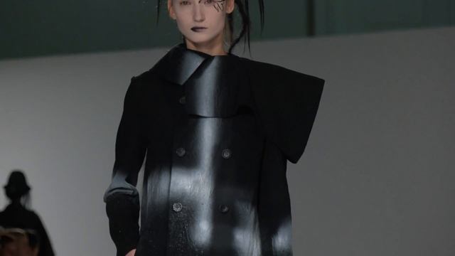 YOHJI YAMAMOTO A/W20-21 смотреть онлайн