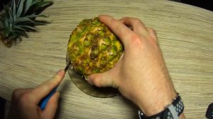 ? как почистить ананас в домашних условиях? как резать ананас на праздничный стол?