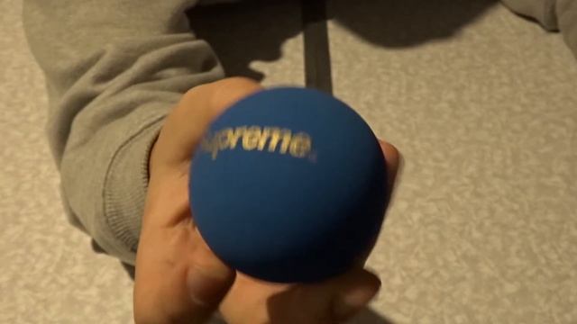 Supreme Skyball Bouncy Ball, Red and Blue смотреть онлайн