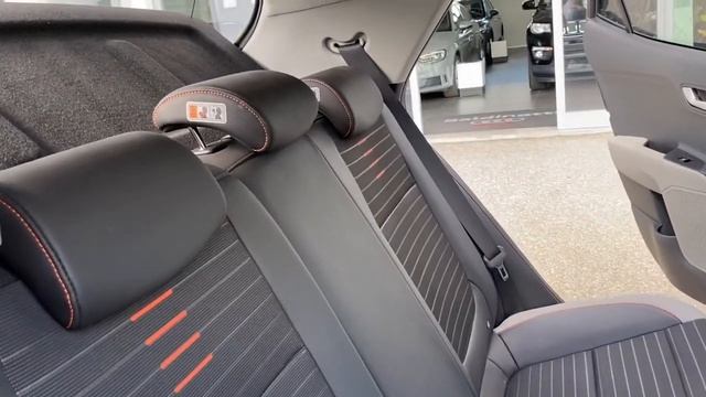 KIA STONIC 1.6 CRDI DIESEL 110 CV ENERGY BICOLORE GRIGIO MET/ROSSO CAMBIO MANUALE ANNO 2018 KM 3300 смотреть онлайн