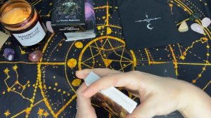 Обзор Оракула «Цвет Луны» и Метафорических Карт «К западу от Луны»