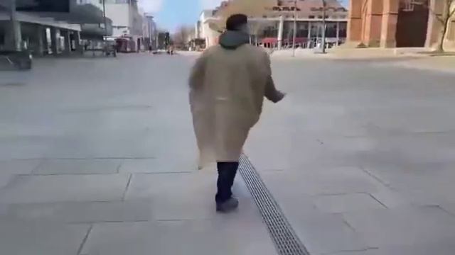 Немецкий Христианин зовёт людей к покаянию! смотреть онлайн