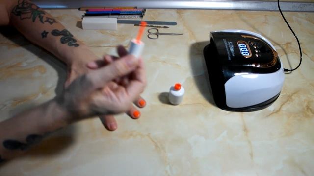 Уникальная оранжевая база для ногтей.