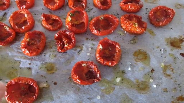 Супер вкусные вяленые помидоры дома.Как сушить и вялить помидоры дома в духовке. Вяленые овощи. смотреть онлайн