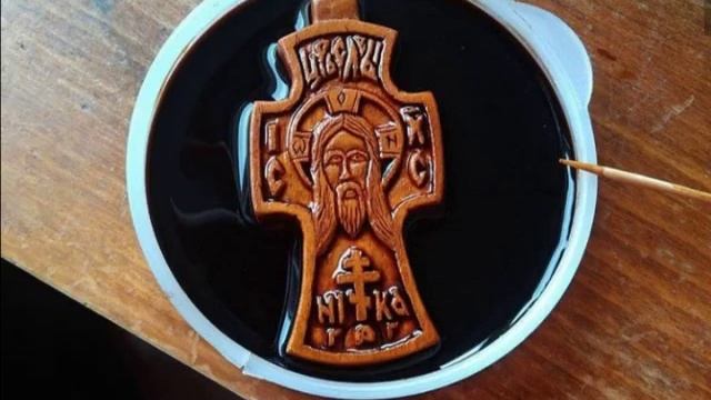 Резные крестики нательные, ручной работы. Вырезанные мной.