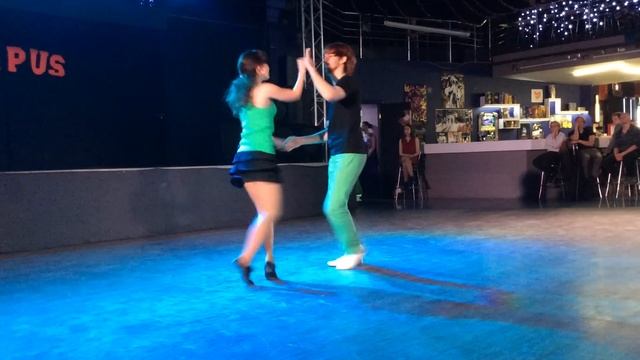 Sasha and Nastya. Presentation on International Dance Day смотреть онлайн