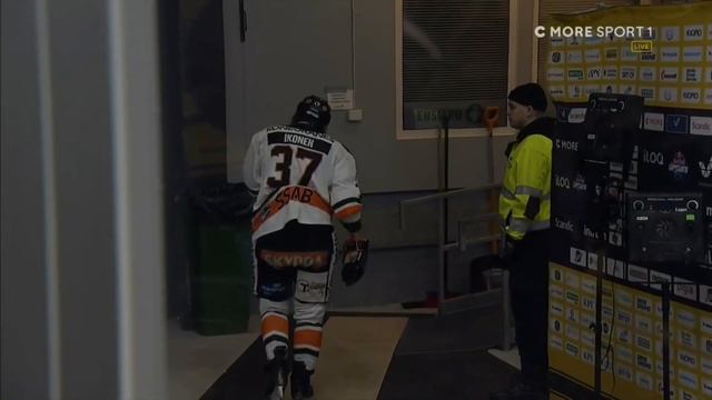 Ossi Ikonen sai kiekon naamaan смотреть онлайн