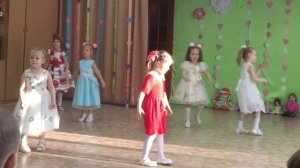 Танец мишки гумми бер