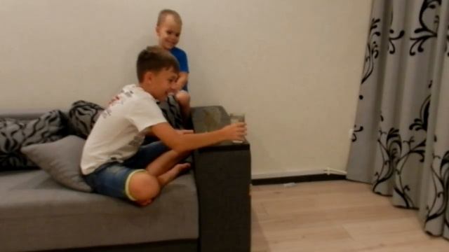 Нашли Айфон под подушкой! Правда или Ложь? Как получить айфон бесплатно? Спам в ВК РАБОТАЕТ! VovaNi смотреть онлайн